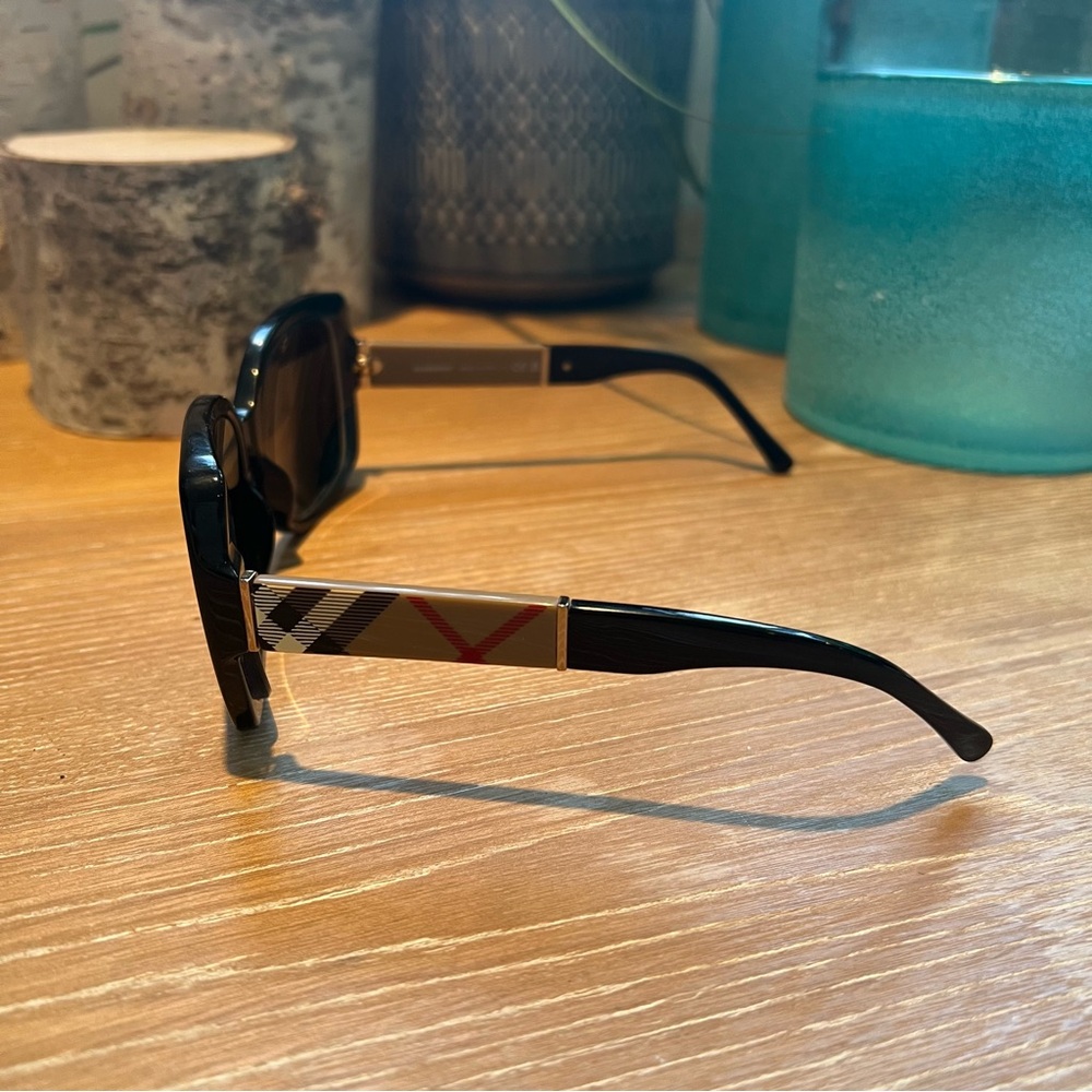 Burberry Sunglasses Frames Only Change to your prescription Excellent Condition - Picture 3 of 9
